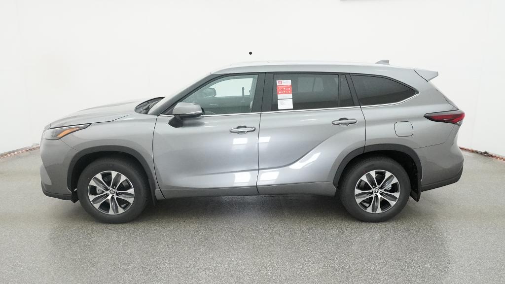 2026 Toyota Highlander XLE photo 4