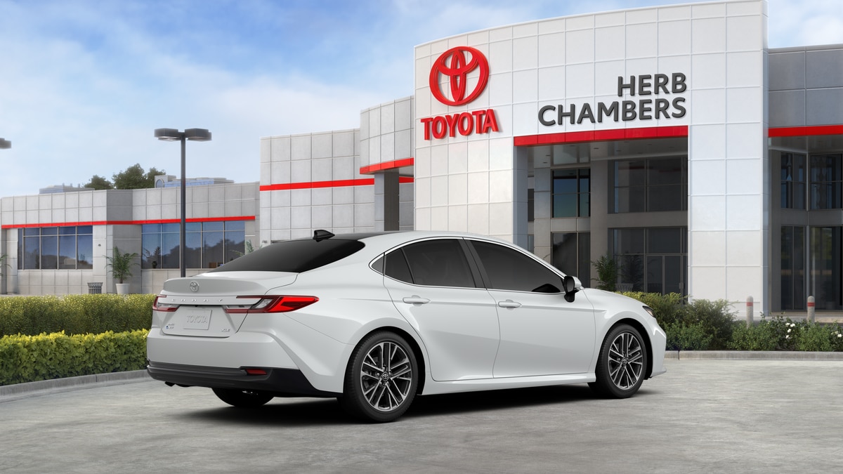 2026 Toyota Camry XLE - Photo 15