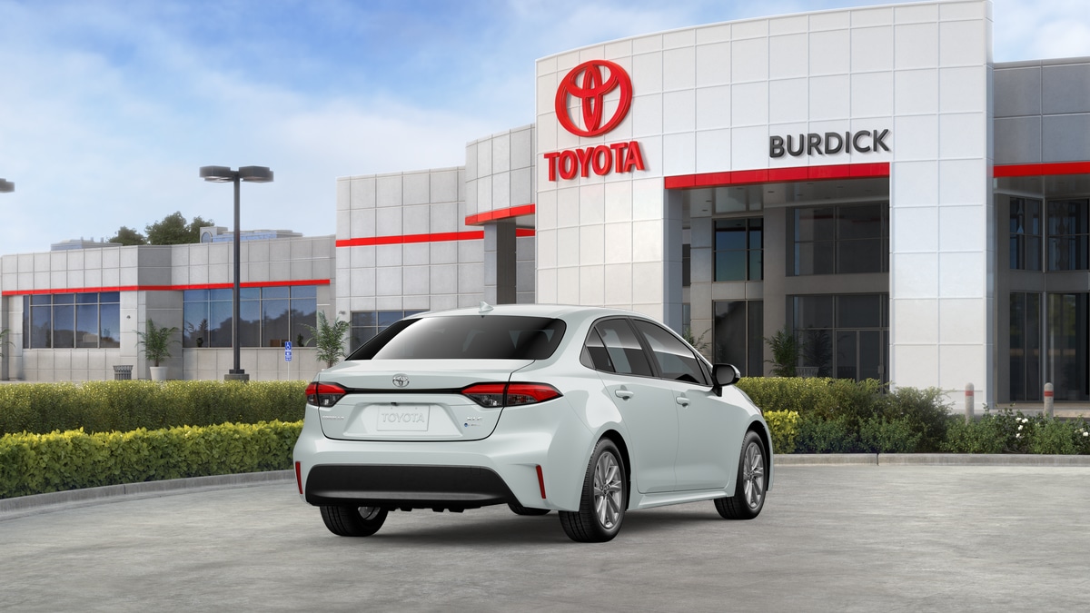 2026 Toyota Corolla XLE - Photo 9
