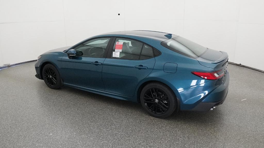 2026 Toyota Camry SE photo 3