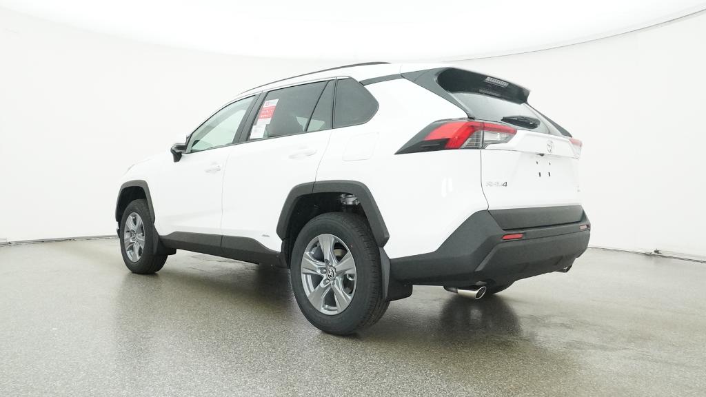 2025 Toyota RAV4 Hybrid XLE photo 3