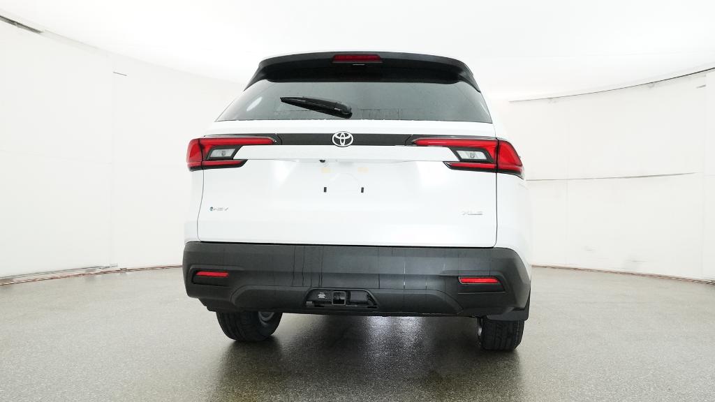2026 Toyota Highlander XLE Hybrid photo 4