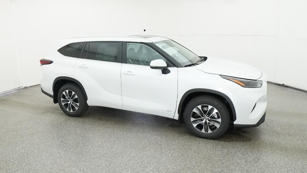 2025 Toyota Highlander Hybrid XLE photo 2