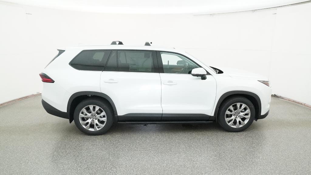 2026 Toyota Highlander Hybrid Limited photo 4