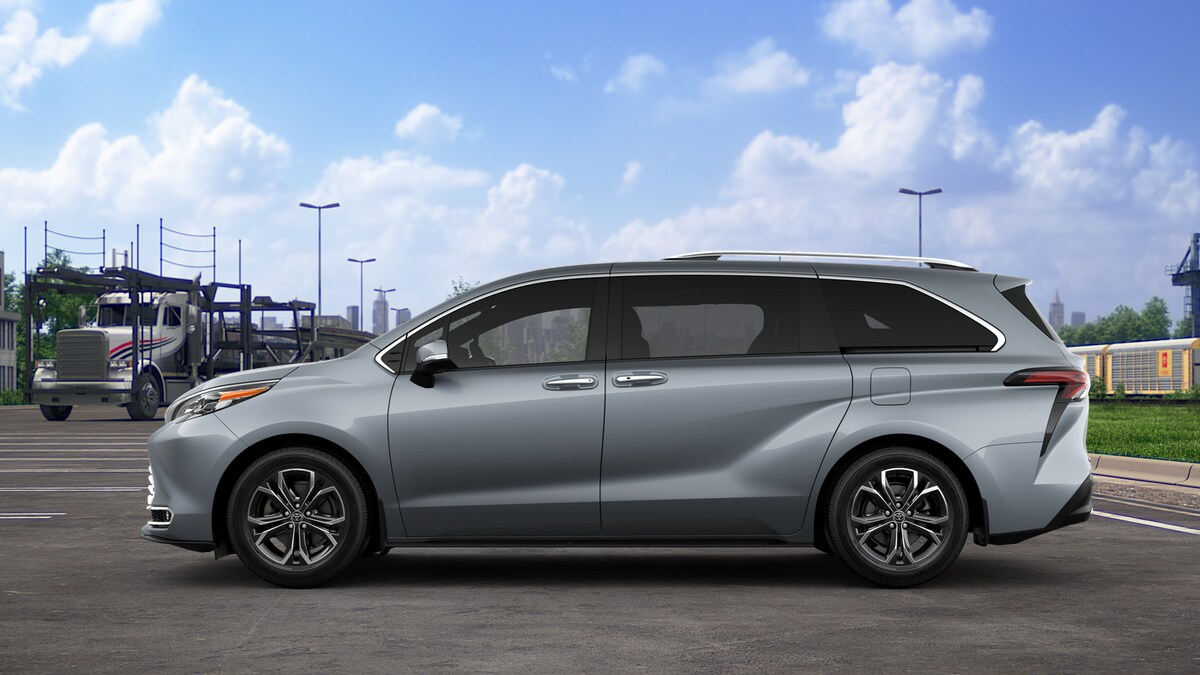 2025 Toyota Sienna Platinum photo 4