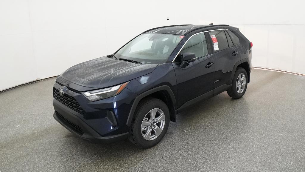 2025 Toyota RAV4 XLE's photo
