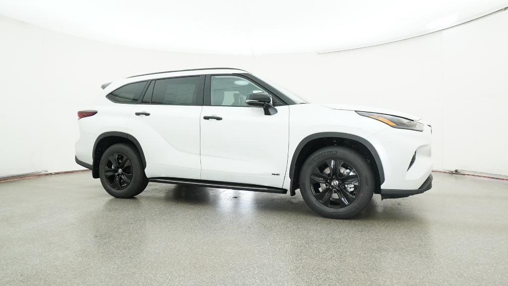 2025 Toyota Highlander Hybrid XLE photo 3