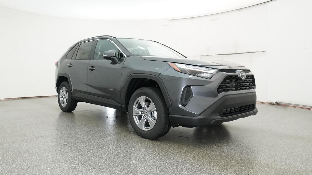 2025 Toyota RAV4 XLE photo 2