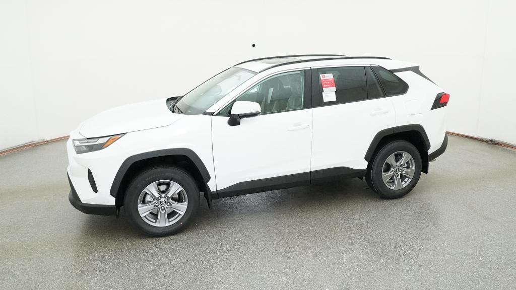 2025 Toyota RAV4 XLE photo 3