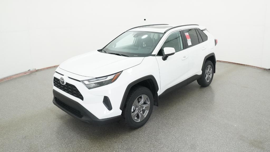 2025 Toyota RAV4 XLE's photo