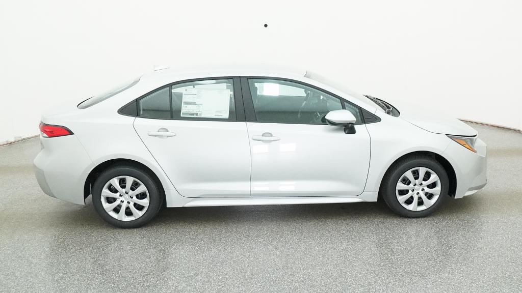 2026 Toyota Corolla LE photo 2