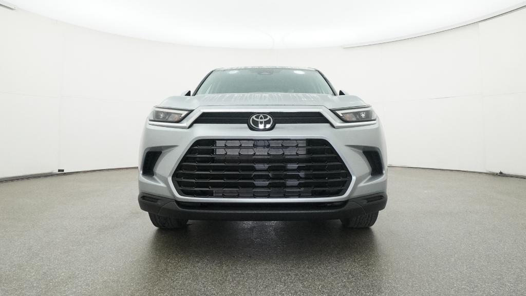 2026 Toyota Grand Highlander XLE photo 2