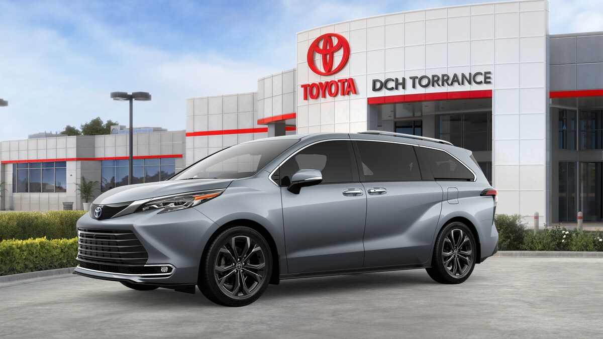 2025 Toyota Sienna Platinum photo 2
