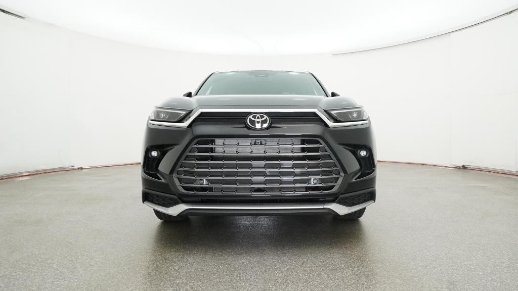 2026 Toyota Highlander Hybrid Platinum photo 2