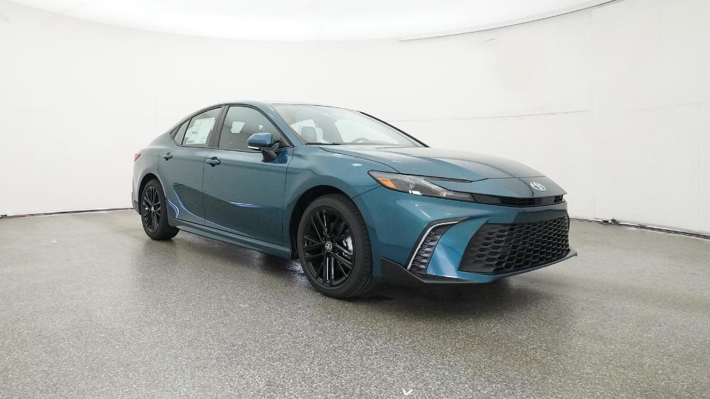 2026 Toyota Camry SE photo 4