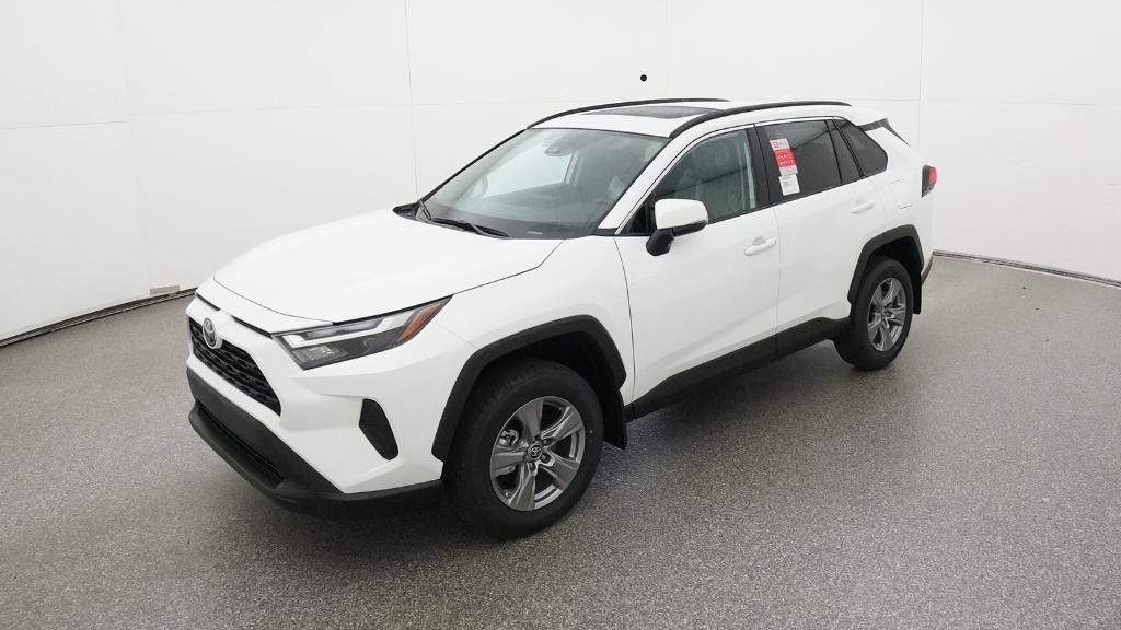 2025 Toyota RAV4 XLE's photo