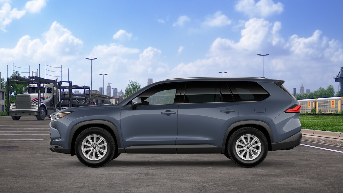 2026 Toyota Highlander XLE Hybrid photo 4