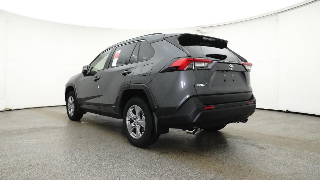 2025 Toyota RAV4 Hybrid XLE photo 4