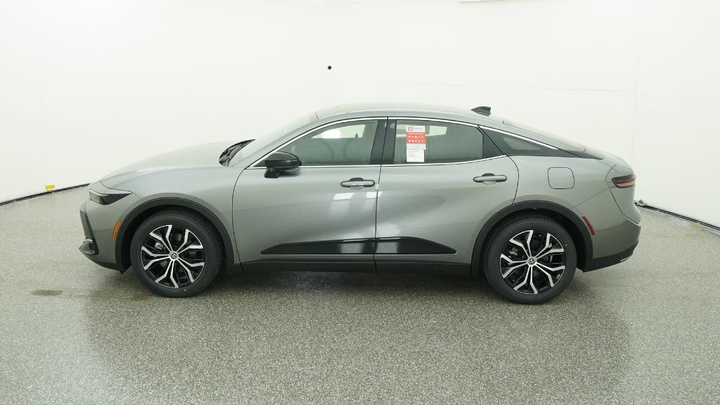 2026 Toyota Crown XLE photo 3