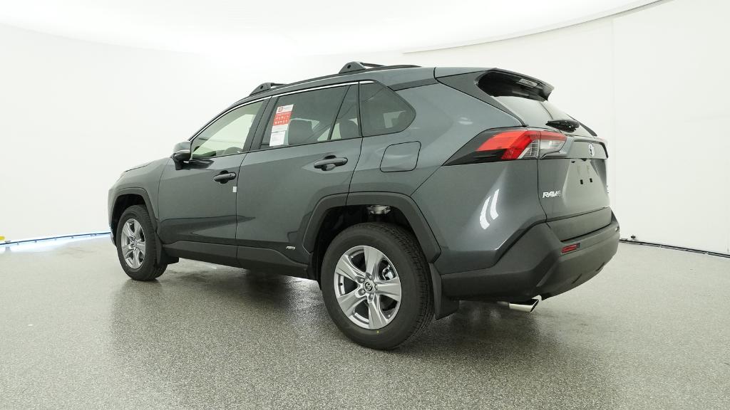 2025 Toyota RAV4 Hybrid XLE photo 3