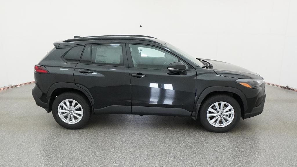 2026 Toyota Corolla Cross LE photo 2