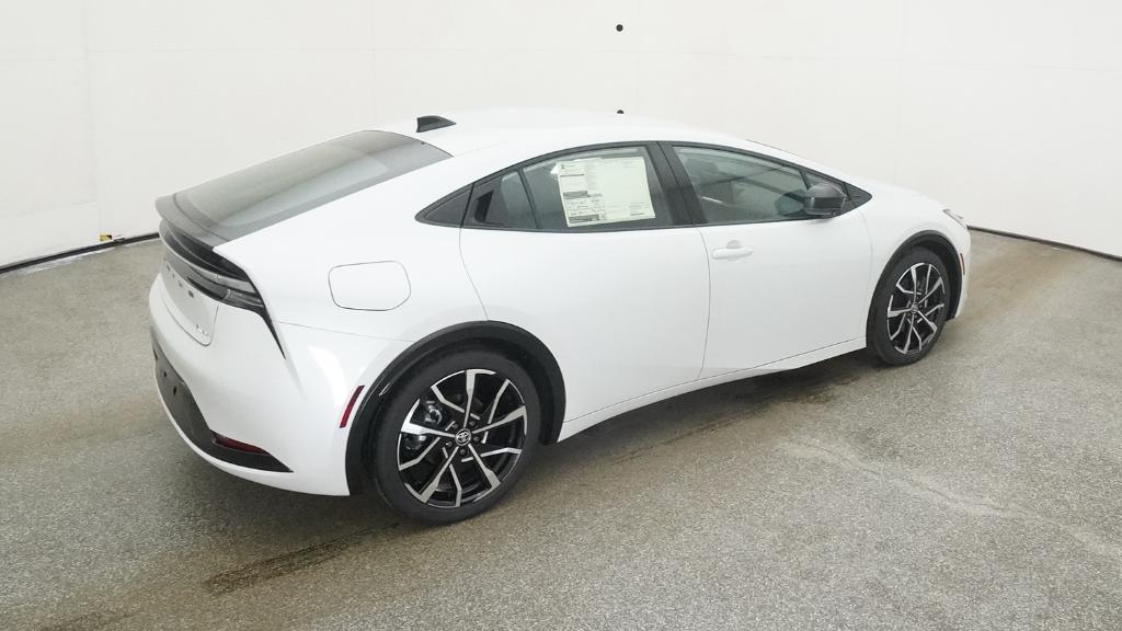 2026 Toyota Prius XSE Plug-in Hybrid photo 2