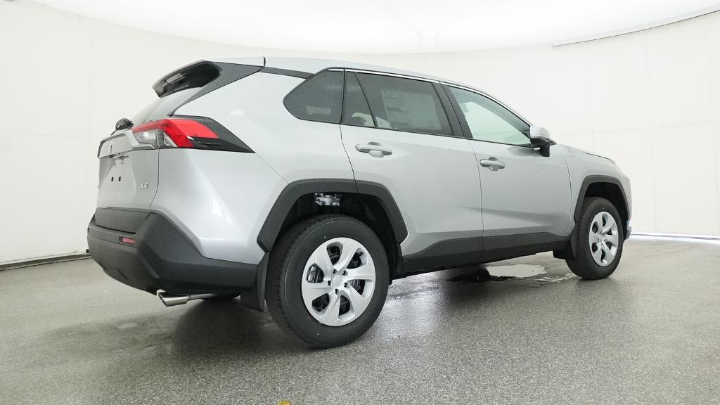 2025 Toyota RAV4 LE photo 4