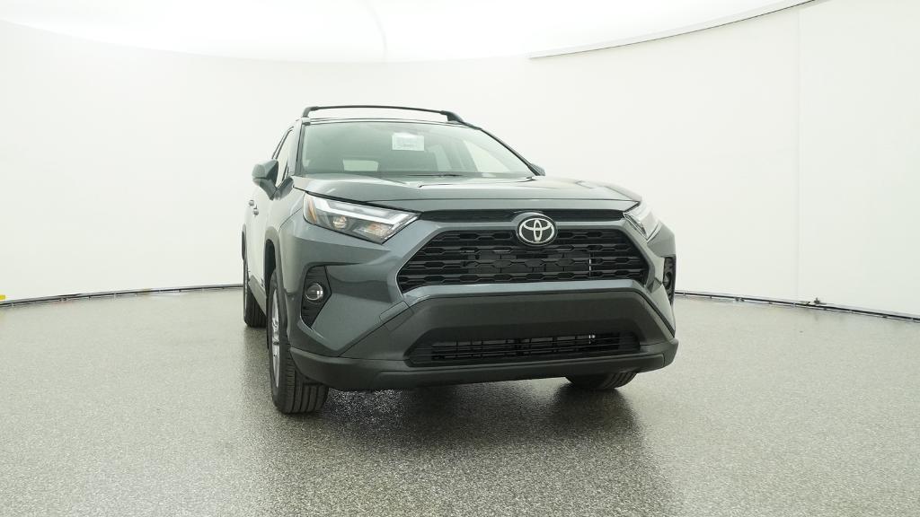 2025 Toyota RAV4 Hybrid XLE photo 4