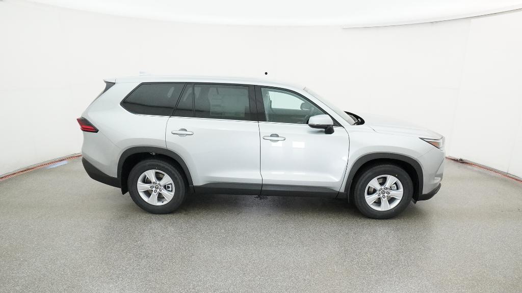 2026 Toyota Grand Highlander LE photo 2