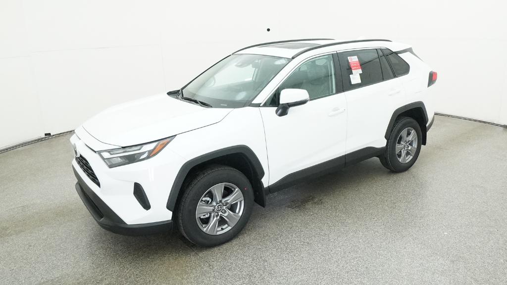 2025 Toyota RAV4 XLE's photo