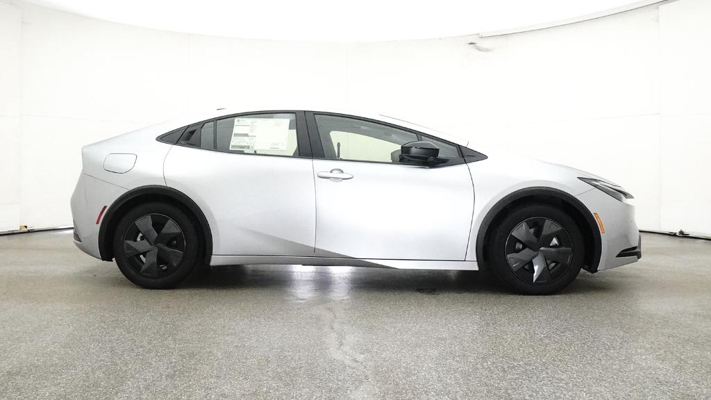 2026 Toyota Prius Plug-in Hybrid SE - Photo 50