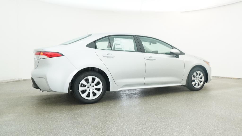 2026 Toyota Corolla LE photo 2