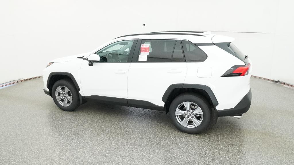 2025 Toyota RAV4 XLE photo 4