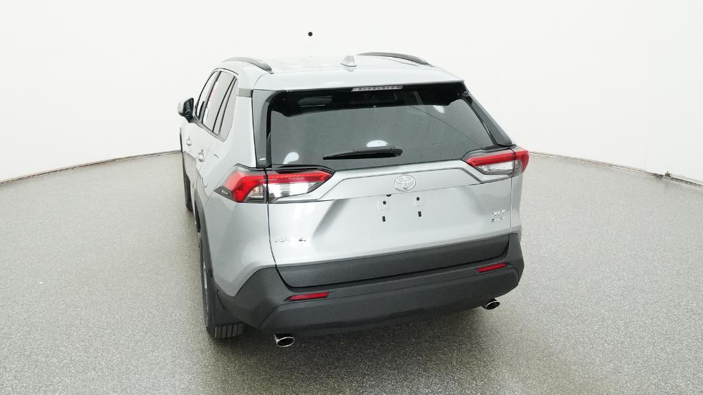 2025 Toyota RAV4 Hybrid XLE photo 4