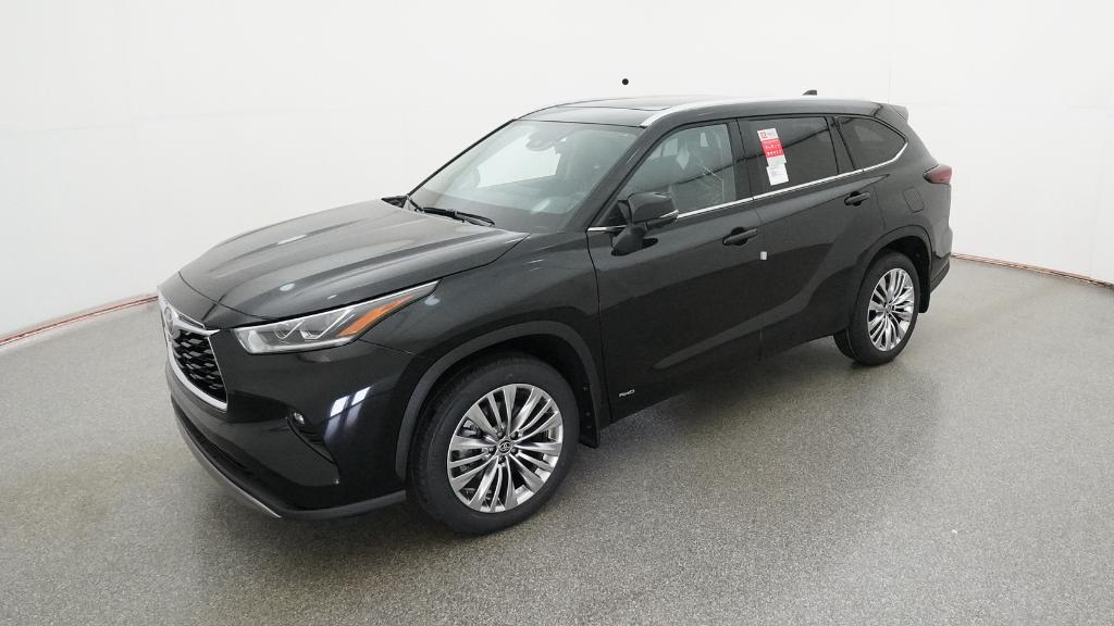 2026 Toyota Highlander Platinum's photo