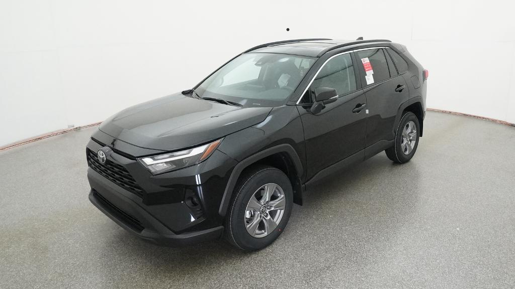 2025 Toyota RAV4 XLE's photo