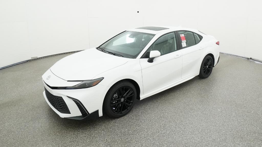 2026 Toyota Camry SE photo 5