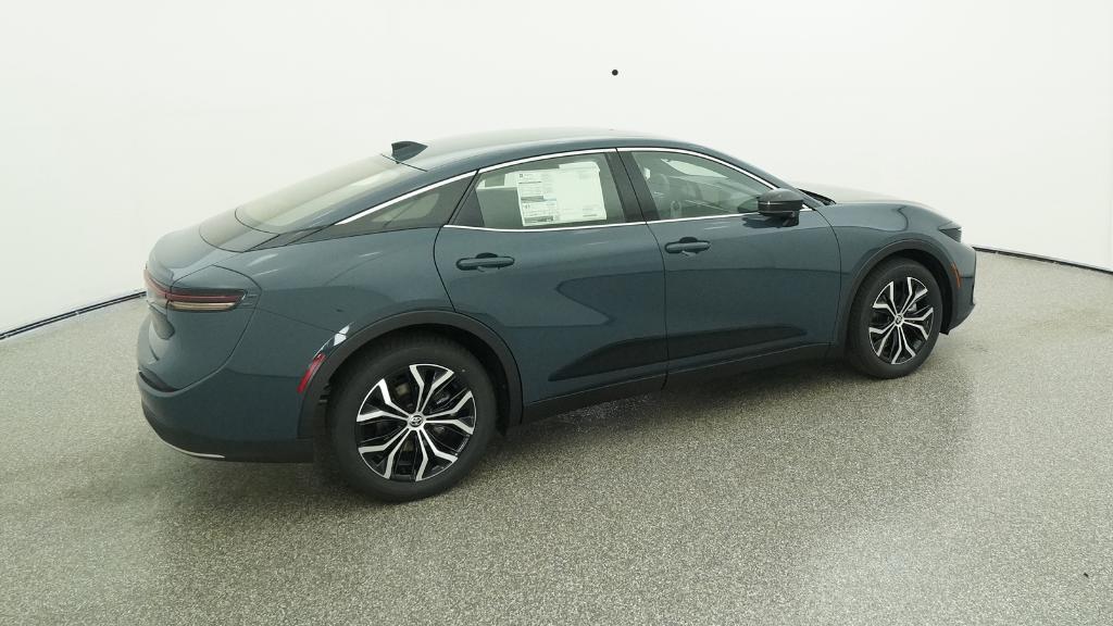 2026 Toyota Crown XLE photo 3