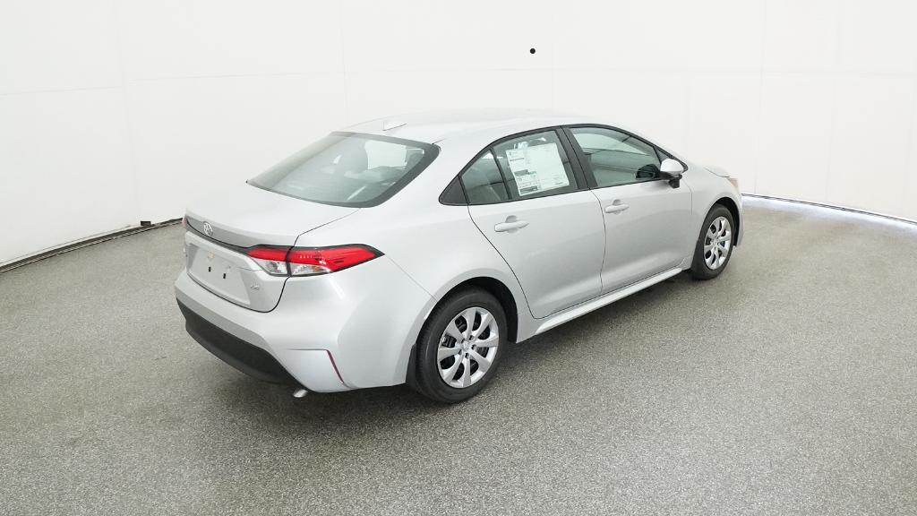 2026 Toyota Corolla LE photo 4
