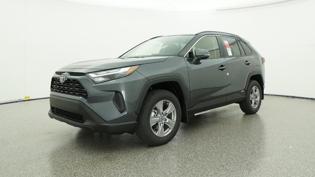 2025 Toyota RAV4 Hybrid XLE photo 3