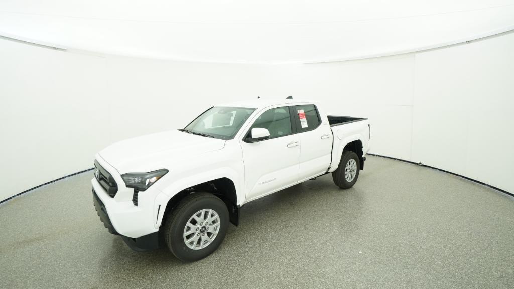 2025 Toyota Tacoma SR5's photo