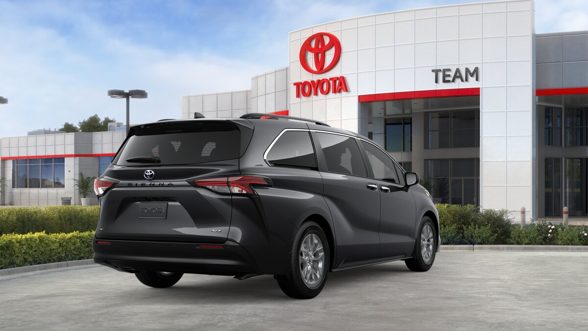 2025 Toyota Sienna XLE - Photo 44