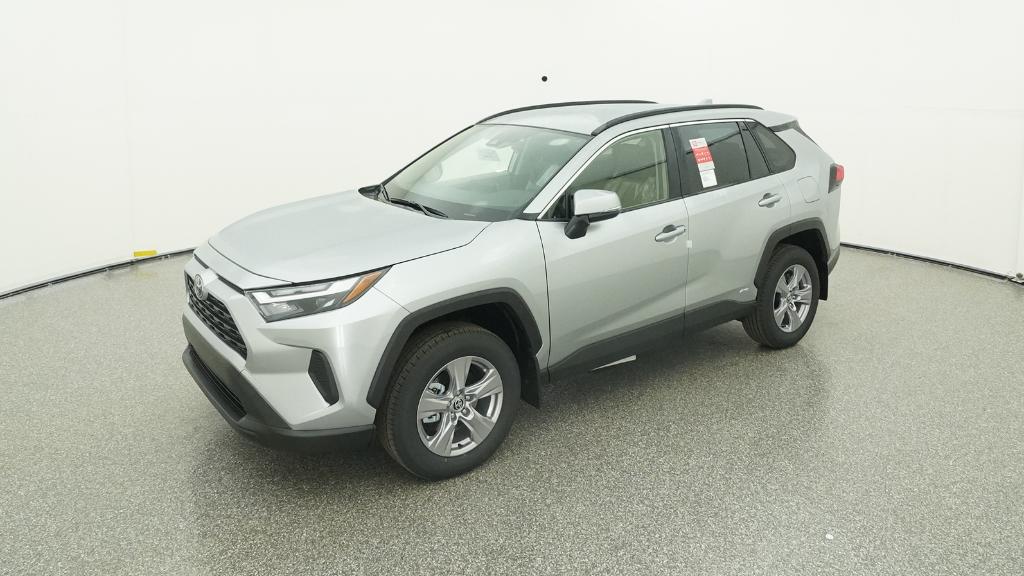 2025 Toyota RAV4 XLE's photo