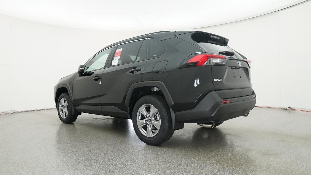 2025 Toyota RAV4 XLE photo 2