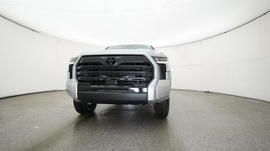 2026 Toyota Tundra Limited CrewMax photo 4