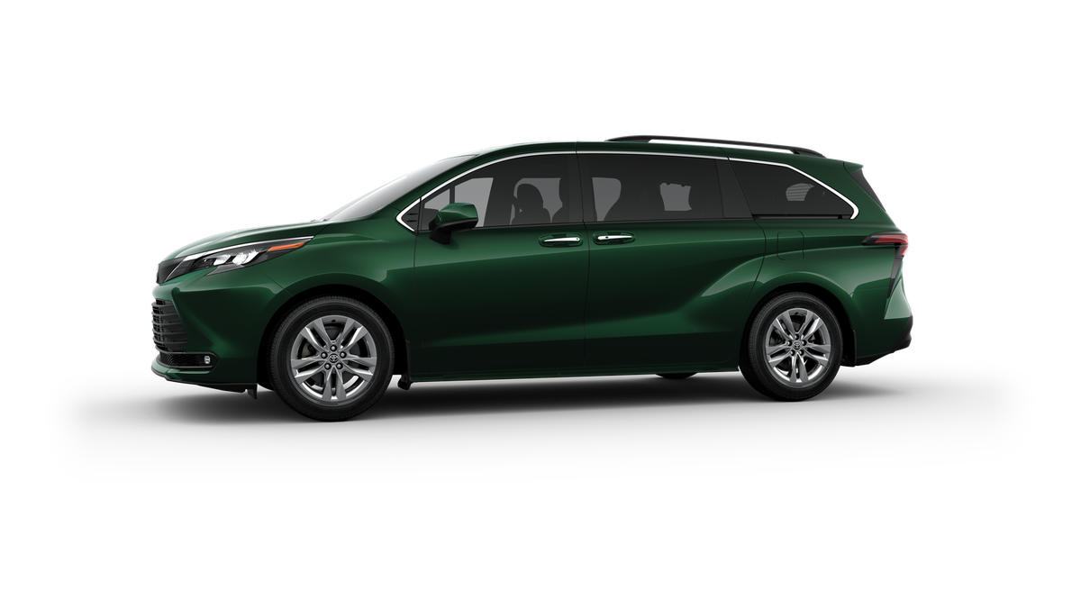 2025 Toyota Sienna XLE photo 4