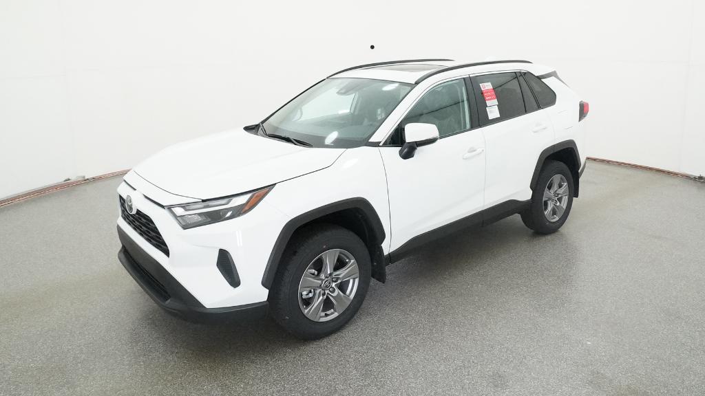 2025 Toyota RAV4 XLE's photo