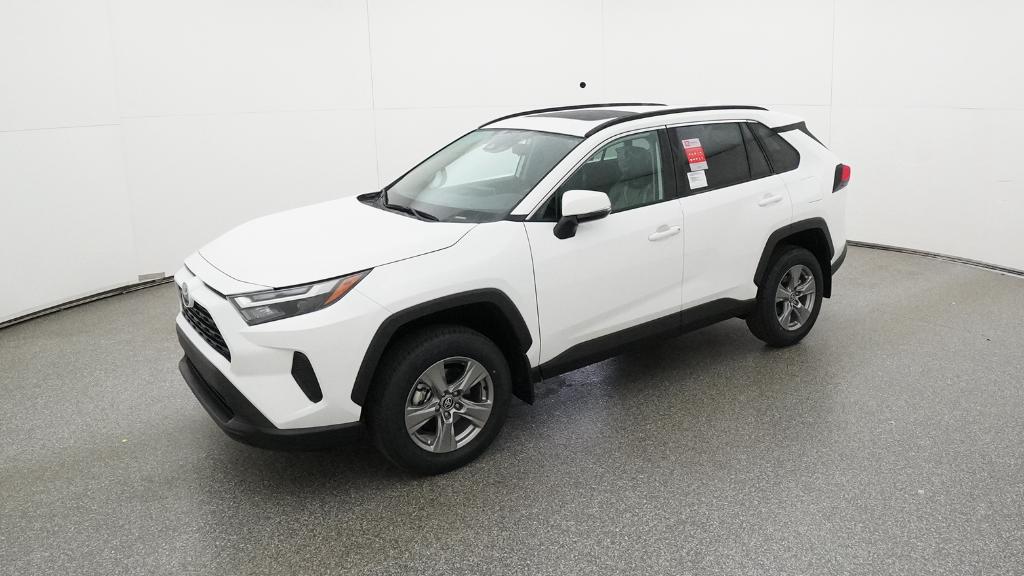 2025 Toyota RAV4 XLE's photo