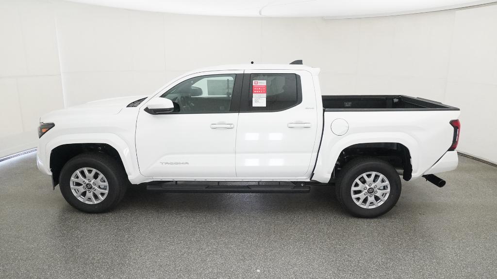 2025 Toyota Tacoma SR5 Double Cab photo 4
