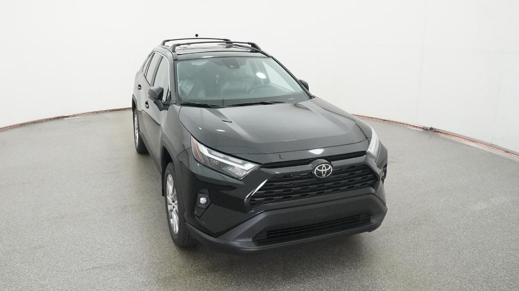 2025 Toyota RAV4 XLE Premium photo 4